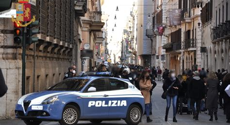 Strappano via il Rolex d’oro. Arrestati per rapina quattro giovani